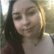 Professeur bilingue donne des cours d’anglais en visioconférence pour tous les niveaux